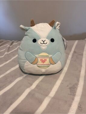 Squishmallows Light Blue and White Domingo Goat Plush with Patterned Egg
